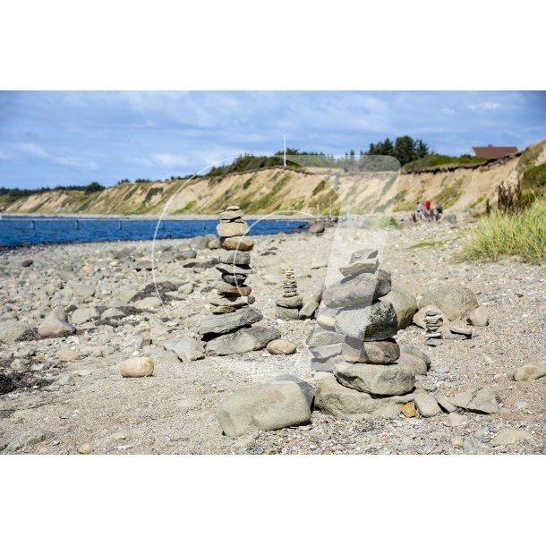 Stenstninger p Erteblle strand ved Limfjorden