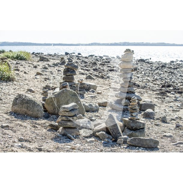 Stenstninger p Erteblle strand ved Limfjorden