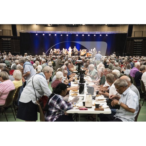 Pensionist kaffebord i Arena Randers med Anette Heick og Randers Kammerorkester