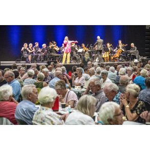 Pensionist kaffebord i Arena Randers med Anette Heick og Randers Kammerorkester