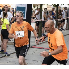 Randers City Stafet bliver l�bet fra �stervold i Randers Festuge