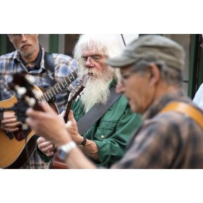 Maltekspressen spiller sammen med Malling Mountain Boys p� Skovm�llen ved Moesgaard