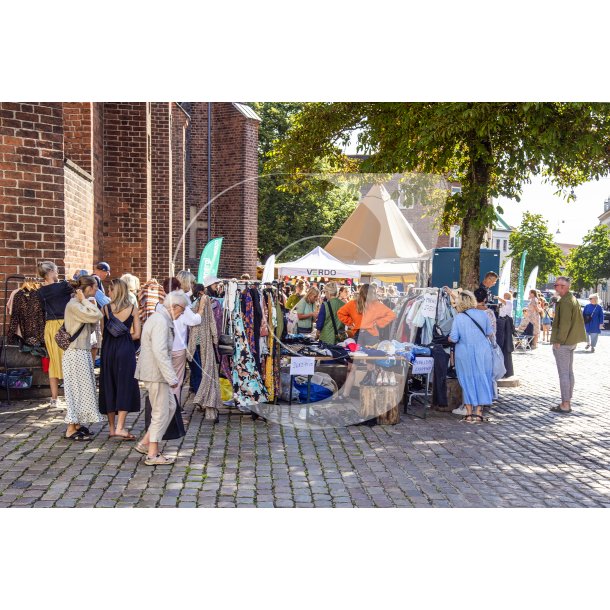 Operaens genbrugsmarked ved Sct. Mortens Kirke i Randers Festuge