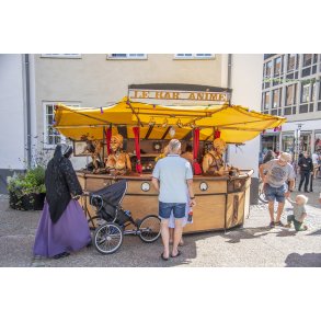 Gadeteater p� R�dhustorvet i Randers Festuge