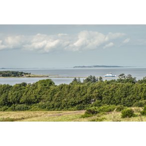 Hvalpsund-Sunds�re f�rgen sejler fra Sunds�re mod Hvalpsund, set fra Hessel Gods