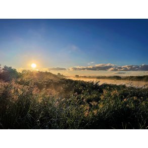 Morgensol over Guden�en og Randers en efter�rsmorgen