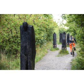 Tr� skulpturer ved Guden�en i Randers