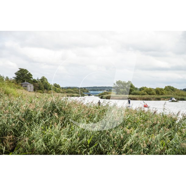 Tour de Guden, paddlebords og motorbde p Gudenen ved Randers