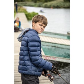 Noah som koncentreret lystfisker i Guden�en ved Randers