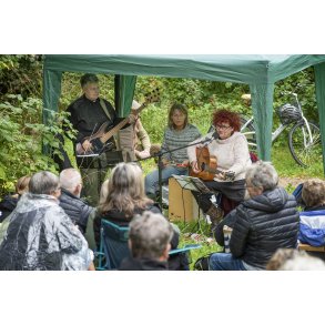 Sonjas S�stre fra Beder spiller ved 