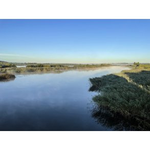 Morgendis over Guden�en ved Randers en efter�rsmorgen