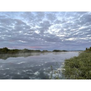 Efter�rsmorgen med dis over Guden�en ved Randers