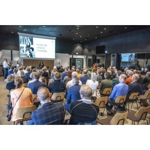 Erhvervs arrangement med foredrag af Helle Thorning-Schmidt og Jannie Lymann i Arena Randers