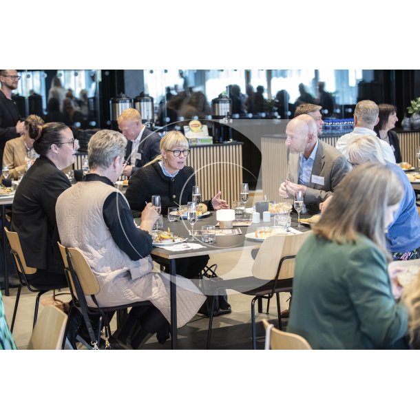 Erhvervs arrangement med foredrag af Helle Thorning-Schmidt og Jannie Lymann i Arena Randers