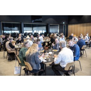 Erhvervs arrangement med foredrag af Helle Thorning-Schmidt og Jannie Lymann i Arena Randers