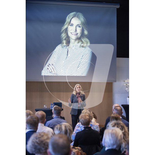 Erhvervs arrangement med foredrag af Helle Thorning-Schmidt og Jannie Lymann i Arena Randers