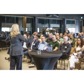 Erhvervs arrangement med foredrag af Helle Thorning-Schmidt og Jannie Lymann i Arena Randers