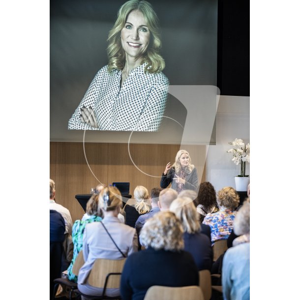 Erhvervs arrangement med foredrag af Helle Thorning-Schmidt og Jannie Lymann i Arena Randers