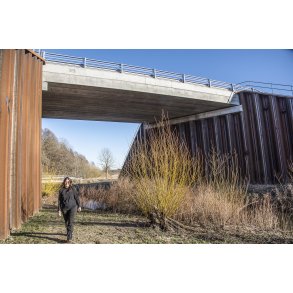 Den nye bro over Lille�en i forbindelse med  jernbanebroen mod Bidstrup ved Laurbjerg