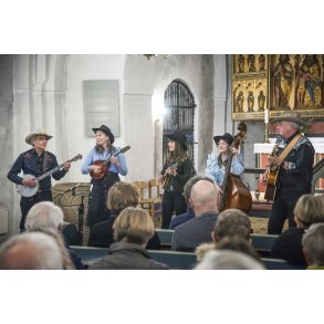 The Critter Family spiller i Malling Kirke