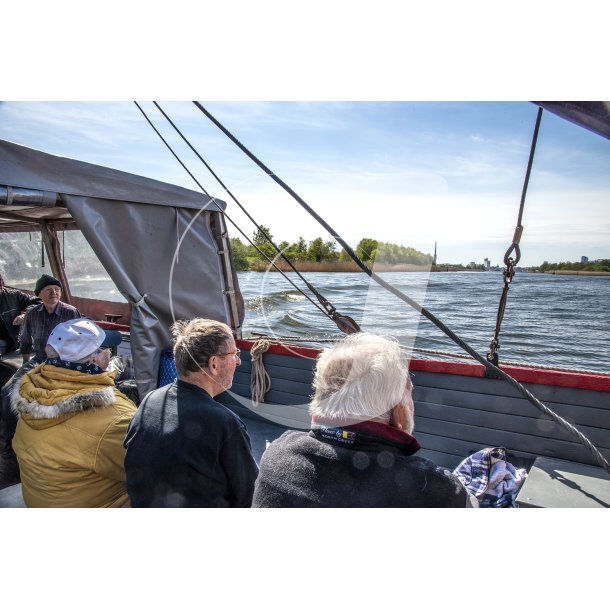 Lillebjrn sejler op imod 100 ture om ret p Randers Fjord med gster