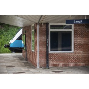 Lang� station, hvor gammelt m�der nyt, lige midt i naturen