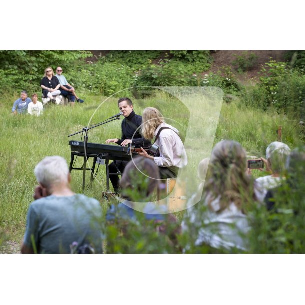 Rasmus Mogensen og Frederik Tygesen spiller ved "Giber Kulturdages" koncert ved Vilhelmsborg