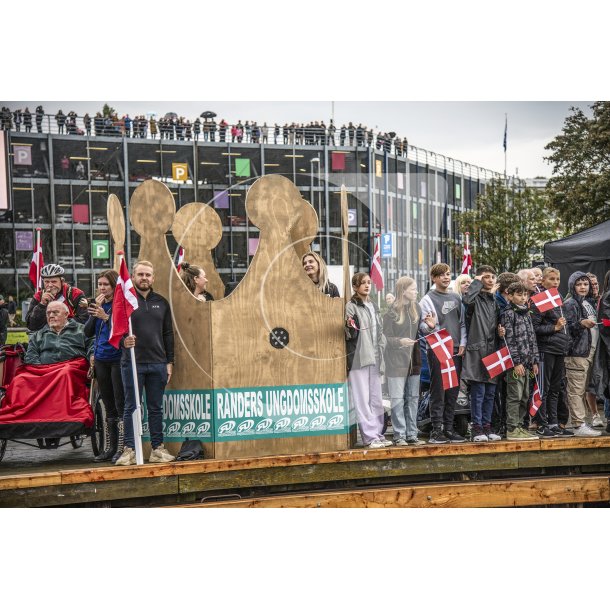 Randers Ungdomsskole hylder Kogeskibet Dannebro i Randers havn