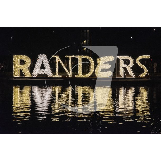 De lysende Randers bogstaver p Randers havn