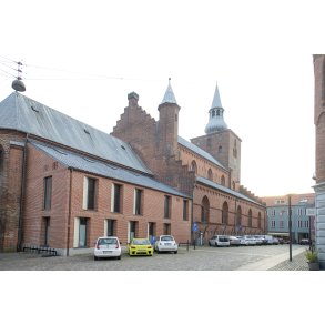 Sct. Mortens Kirke og Kirketorvet i Randers med Vester Kirkestr�de i baggrunden