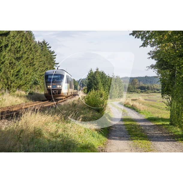 Arriva tog p vej fra Lang mod Viborg ved bro i Lang