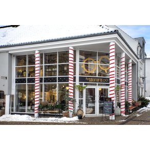 by S�lvtofte i Randers med sne og julepynt