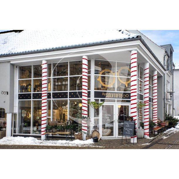 by Slvtofte i Randers med sne og julepynt