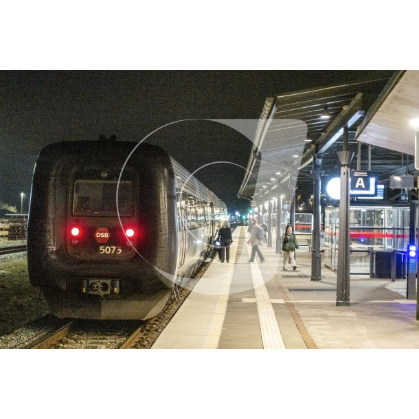 IC 3 5073 ankommer til Randers Station fra Aarhus