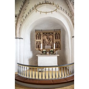 Alter og altertavle i Sp�rring Kirke