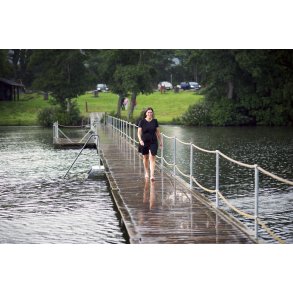 Sommerregn over badebroen i Fussing S�