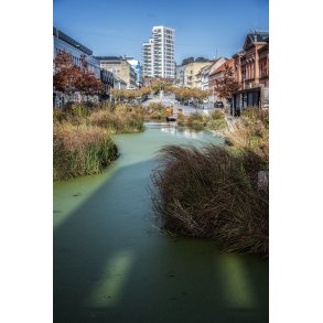 To h�je hvide huse p� �stervold i Randers. Skyggen af Redfall og h�jhuset p� Thor grunden