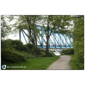 For�rsmorgen ved Den Bl� Bro med Guden�en i baggrunden