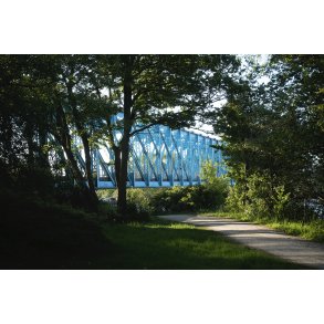 Den Bl� Bro over Guden�en i Randers i morgenlys