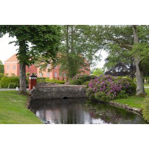 Willestrup herreg�rd ligger t�t p� Astrup, nord for Mariager Fjord