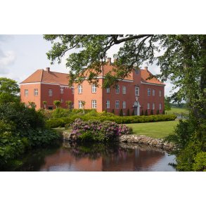 Willestrup herreg�rd ligger t�t p� Astrup, nord for Mariager Fjord