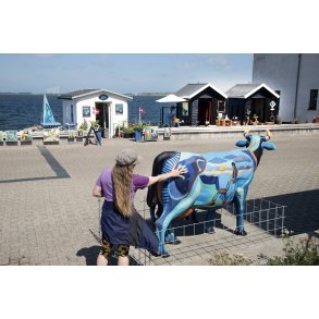 P� Kunsttorvet ved havnen i L�gst�r, finder man et levende kunstnermilj�