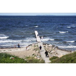 Erteb�lle strand ved Limfjorden, med Liv� i baggrunden