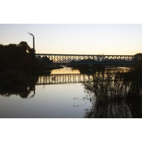 Morgenstund ved Den Bl Bro over Gudenen i Randers