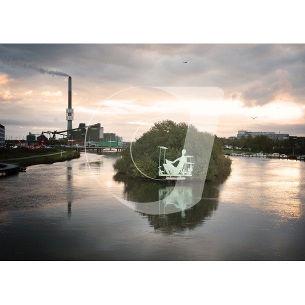 "Pigen i Guden�en"