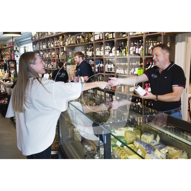 "Hos Walter" Vin, ost og specialiteter p havnen i Ebeltoft