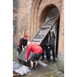 Dren til Sct. Mortens kirke i Randers, ankommer efter restaurering p National Museet