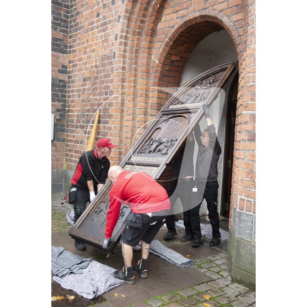 Dren til Sct. Mortens kirke i Randers, ankommer efter restaurering p National Museet