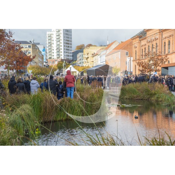 Det danske Kongepar ved regnvandsbassinet p stervold  i Randers