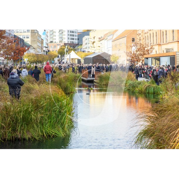 Det danske Kongepar ved regnvandsbassinet p stervold  i Randers